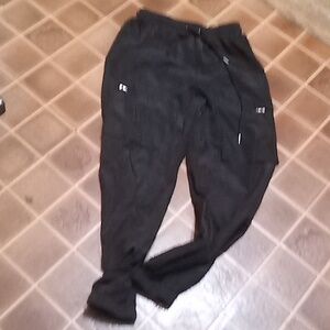 Forever 21 cargo Pull on joggers